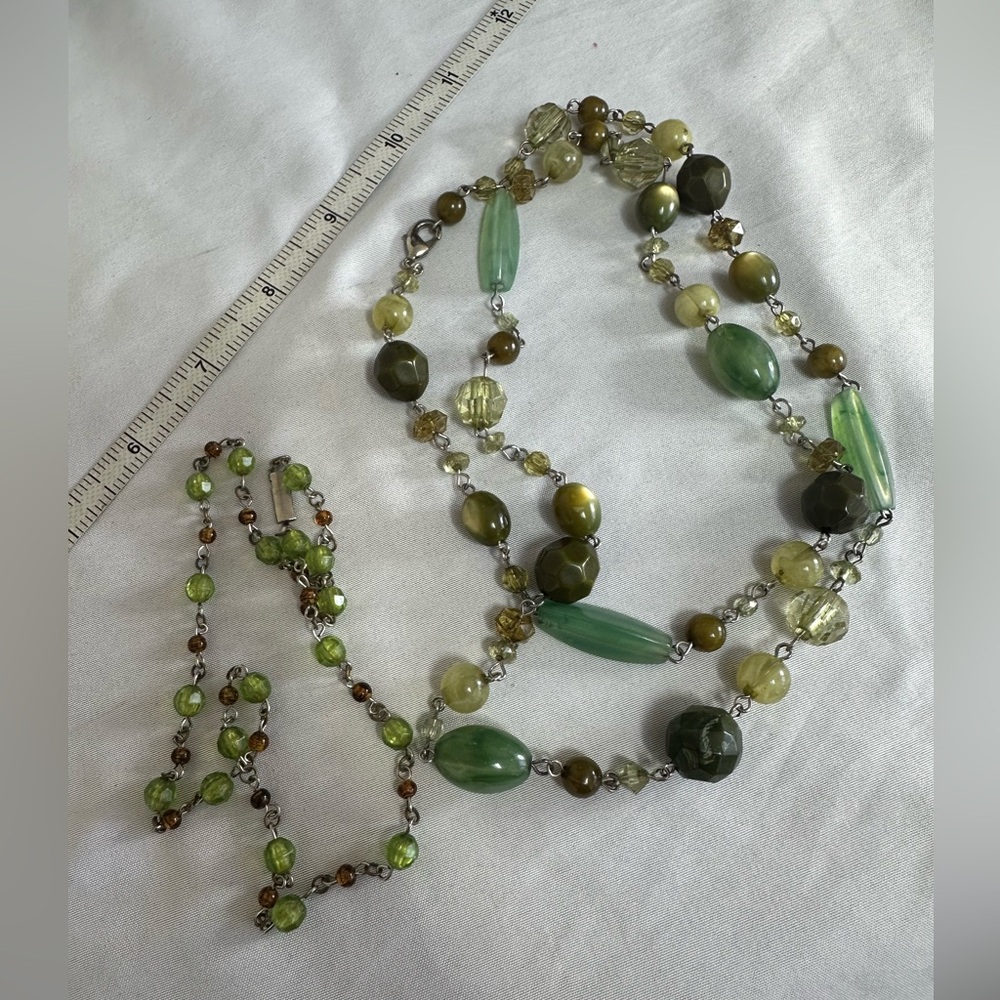 Two green bead necklaces - Picture 5 of 5